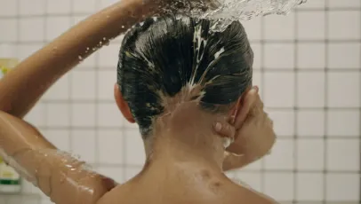 The Ultimate Guide on How to Exfoliate Your Scalp for Lustrous Locks